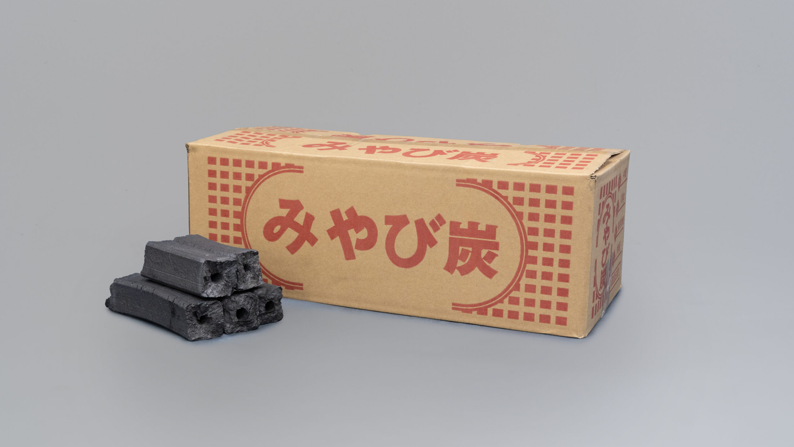 中国産輸入オガ炭（四角）の箱